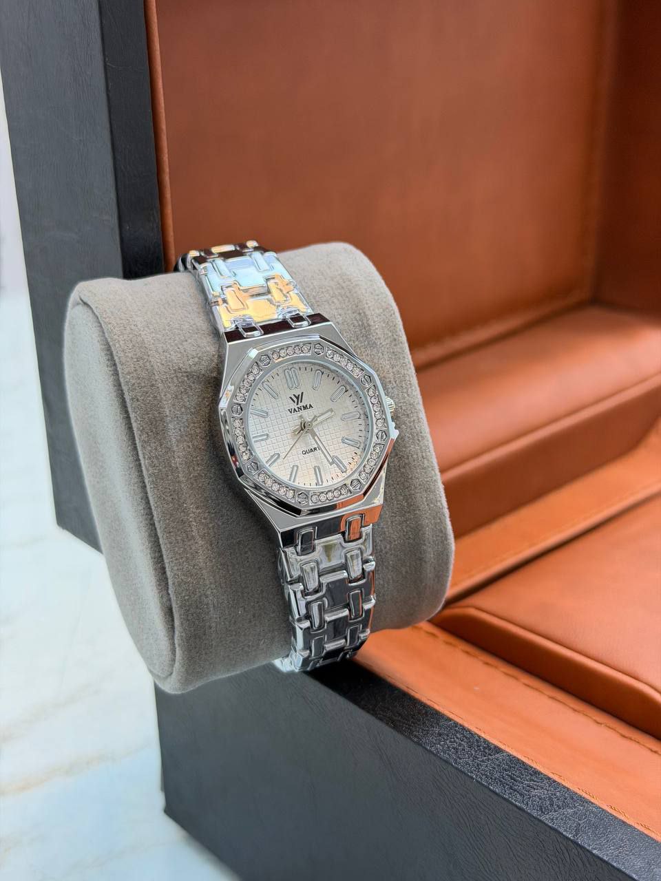 ساعت مچی  زنانه جدید برند شرکتی VANMA