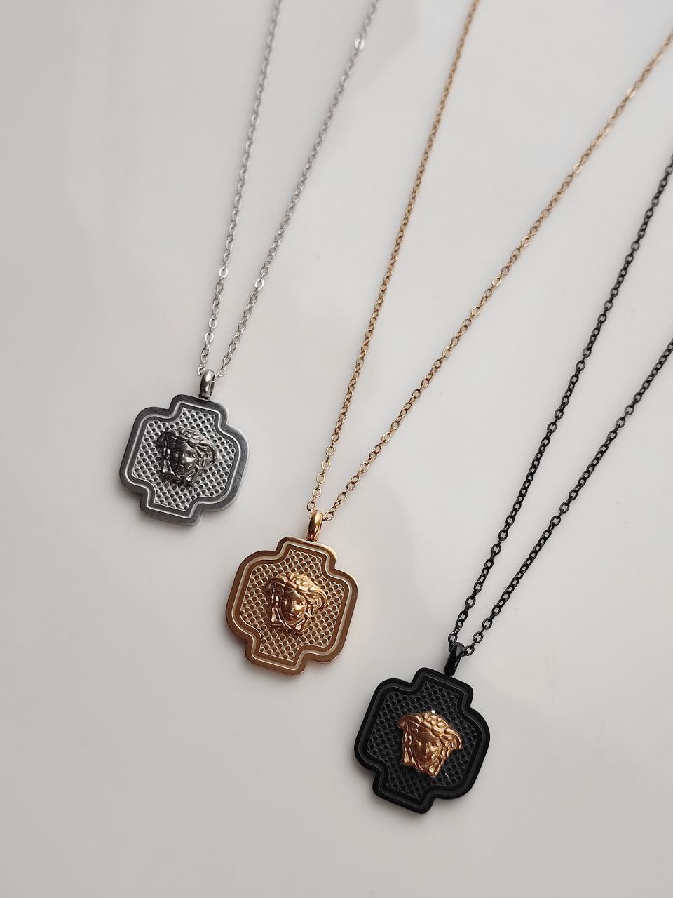 گردنبند ورساچ